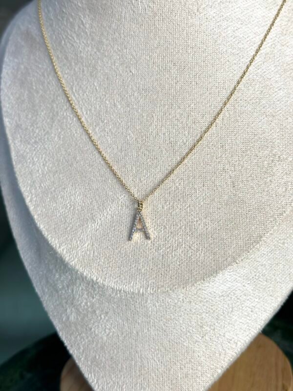 Dije Inicial "A" Mediana Diamantes Nat